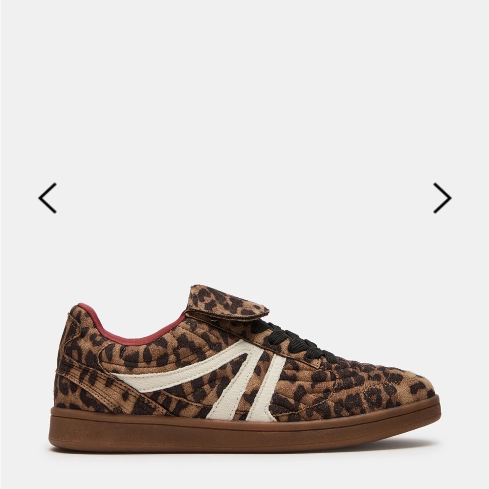 Steve Madden Madrid Sneaker Size 8